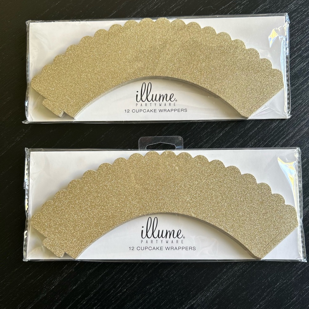 Cupcake wrappers- gold glitter -NWT- 24 total